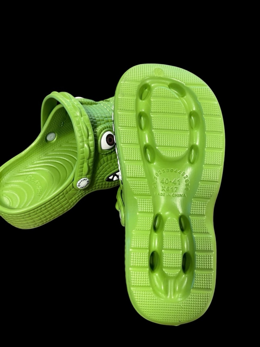 Green Crocodile Cartoon Clogs | Fun Novelty Slip-Ons 🐊 - Picture 3 of 3